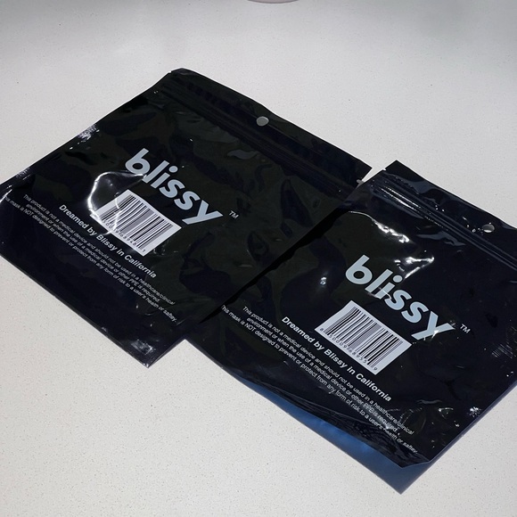 (2 Pairs) Blissy Personal Masks- face masks /Black and Silver - Picture 5 of 7